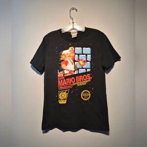 Nintendo Super Mario Bros. Black Graphic T-Shirt | Size Medium
